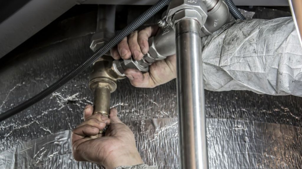 When-Should-You-Call-An-Emergency-Plumber